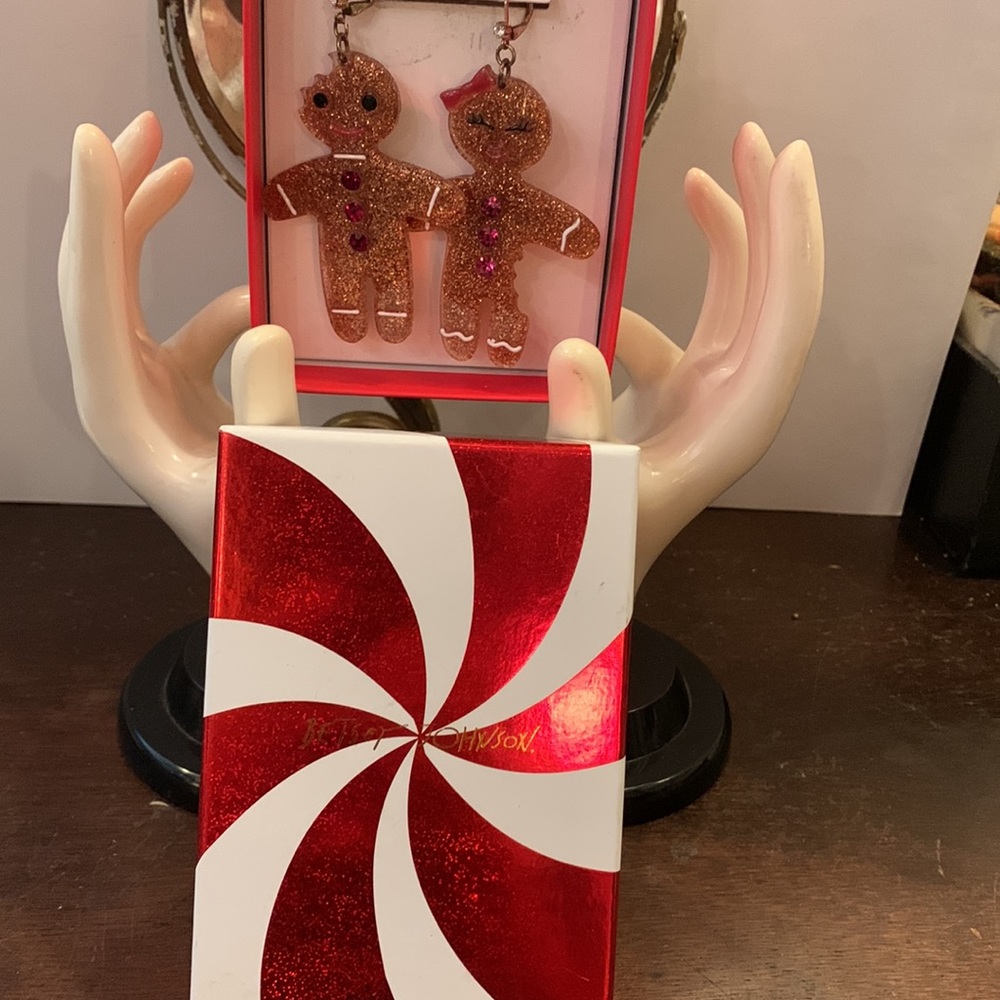 Betsey Johnson glitter acrylic Gingerbread Man&Woman drop earrings - Picture 5 of 8